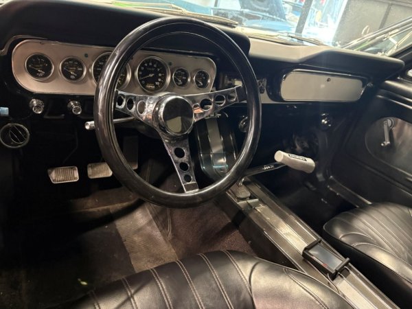 Mustang Fastback V8 408 media 14