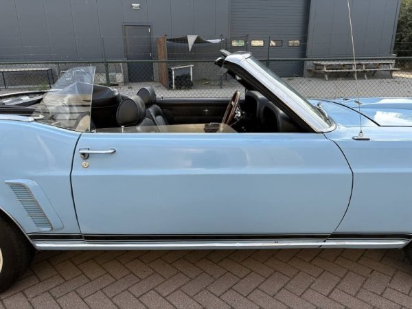 Mustang GT convertible M-Code media 3